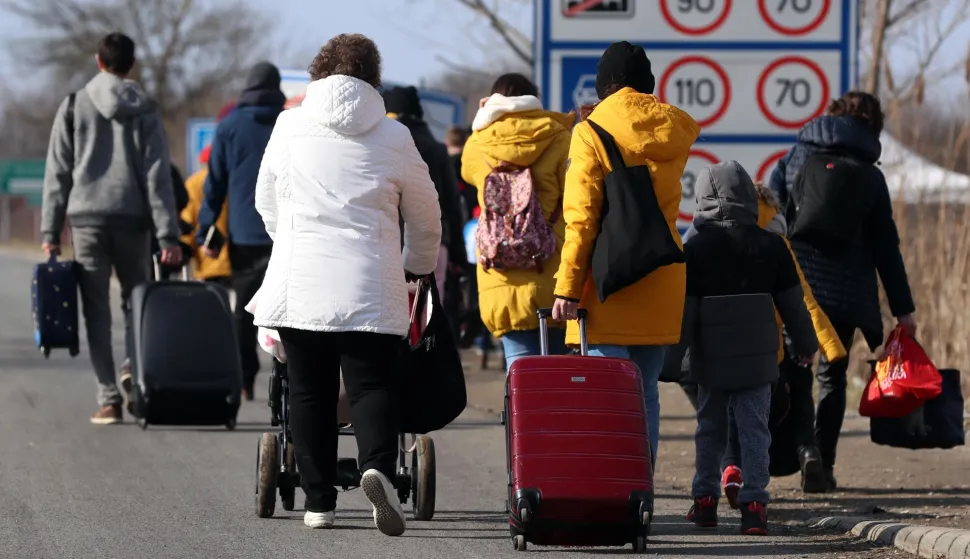 25.02.2022., Beregsuranyi Hataratkelohely, Madjarska - Prve izbjeglice pristizu iz Ukrajine u Madjarsku na granicnom prijelazu Beregsuranyi Hataratkelohely. Photo: Matija Habljak/PIXSELL