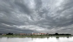 Osijek, 24. 07. 2024., Tvrđa, oblaci, oblak, pred oluju, oluja, promjena vremenaSNIMIO BRUNO JOBST