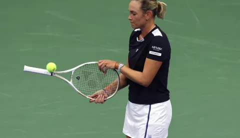 epa12332352 Donna Vekic of Croatia reacts after losing a point against Coco Gauff of the US during the second round of the US Open Tennis Championships at the USTA Billie Jean King National Tennis Center in Flushing Meadows, New York, USA, 28 August 2025. The US Open tournament runs from 24 August through 07 September. EPA/BRIAN HIRSCHFELD