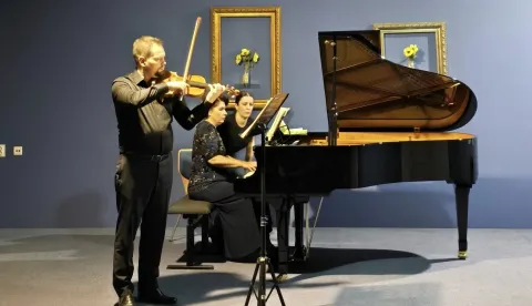 Centar za kulturu Grada Belog Manastira uz potporu Ministarstva kulture i medija Republike Hrvatske organizirao je koncert Julie Gubajdulline na klaviru i Marca Graziania