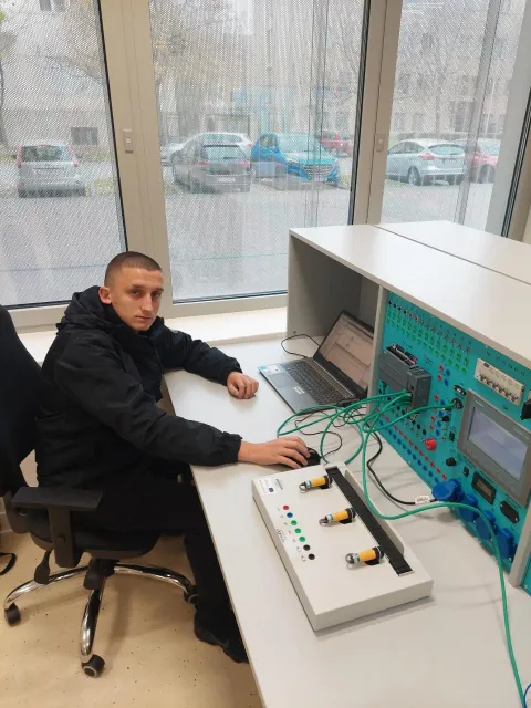 Centar izvrsnosti u ELPROS-u: Od robotike do UI-ja, od &scaron;aha do podcasta