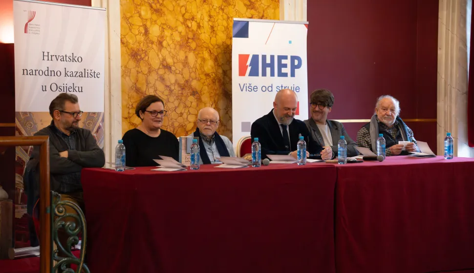 Osijek, 122. 11. 2025., Press konferencija predstava Zavičaj, zaborav - HNKJasmin Novljaković; Ludwig Bauer; Vladimir Ham; Zlatko Kauzlarić Atač; zavičaj zaborav; predstava; drama; hnk; kazalište