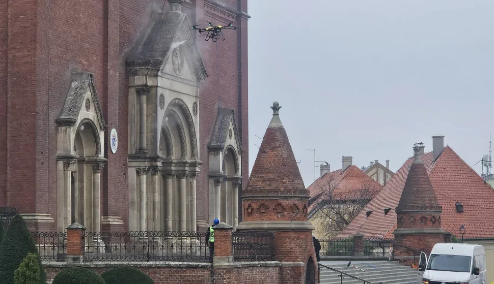 Đakovo Dron prvi put pere katedralu sv. petra, apostola Studeni 2025.