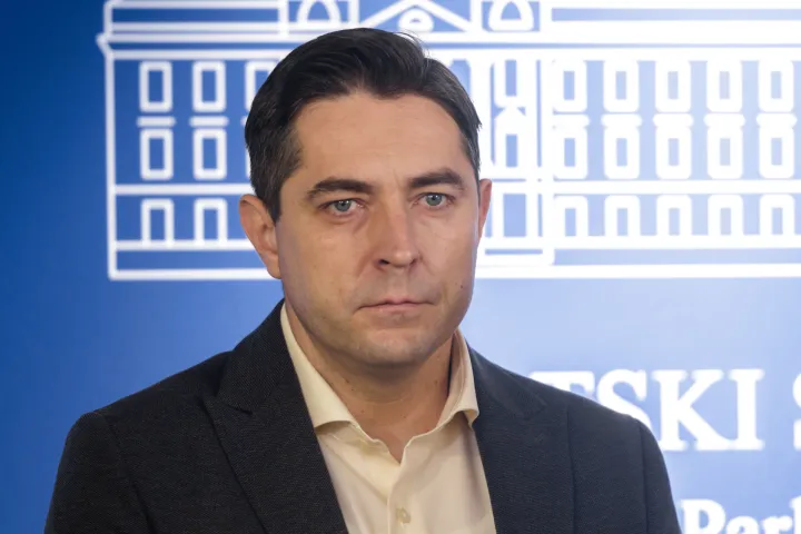 Zagreb, 23.10.2025. - Zastupnik Matej Mostarac i zastupnik SDP-a u Europskom parlamentu Marko Vešligaj održali su konferenciju za medije s temom problemi priuštivog stanovanja.Na fotografiji Marko Vešligaj.foto HINA/ Edvard ŠUŠAK