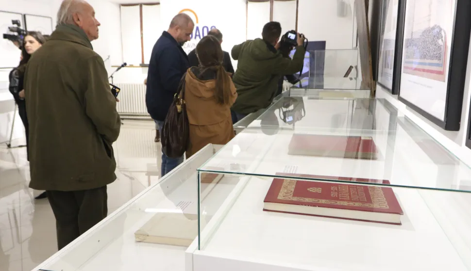 Osijek, 13. 11. 2025, Državni arhiv u Osijeku, DAOS. Otvorenje izložbe "Medalja povodom 1100 obljetnice Hrvatskog Kraljevstva - natječaj, izrada i povjesni kontekst.snimio GOJKO MITIĆ