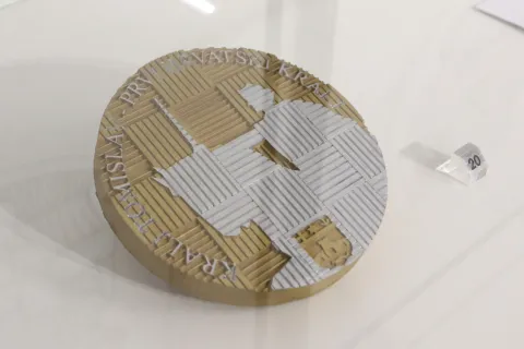 Osijek, 13. 11. 2025, Državni arhiv u Osijeku, DAOS. Otvorenje izložbe "Medalja povodom 1100 obljetnice Hrvatskog Kraljevstva - natječaj, izrada i povjesni kontekst.snimio GOJKO MITIĆ