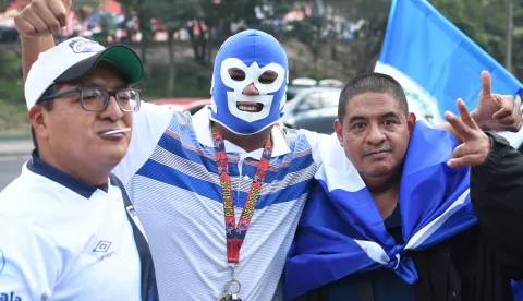 epa12524700 Fans of Guatemala cheer before a CONCACAF World Cup 2026 Qualifier soccer match between Guatemala and Panama in Guatemala City, Guatemala, 13 November 2025. EPA/Alex Cruz