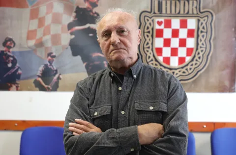 Osijek, 14. 11. 2025., Zeleno polje 5, UHDDR, Mi ne zaboravljamo, Dan sjećanja na Vukovar, press, konferencija za medije, Josip Talapko - predsjednik ŽP UHDDR OBŽSNIMIO BRUNO JOBST