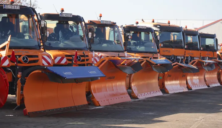 Osijek, 14. 11. 2025., Cesting, smotra zimske službe, vozila, zimska službaSNIMIO BRUNO JOBST