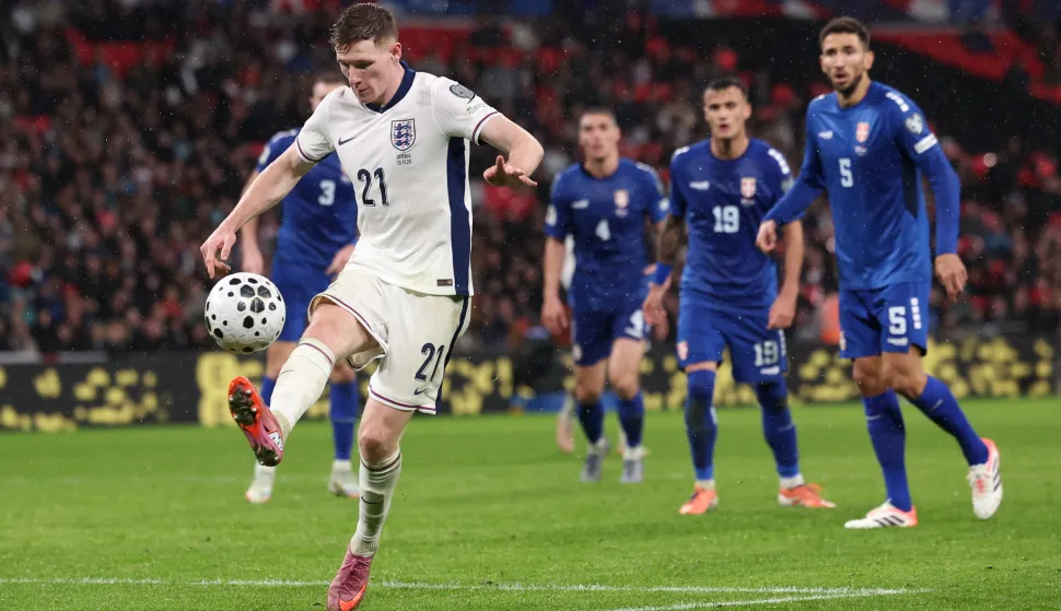 epa12524575 Elliot Anderson of England in action during the FIFA World Cup 26 UEFA qualifier between England and Serbia in London, Great Britain, 13 November 2025. EPA/ANDY RAIN