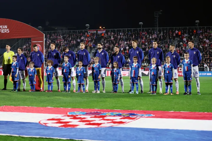 Rijeka, 14.11.2025 - Utakmica kvalifikacija za nogometno SP 2026. Hrvatska - Farski otoci na stadionu Rujevica u Rijeci. Na slici reprezentacija Hrvatske. foto HINA/ Damir SEN?AR/ ds