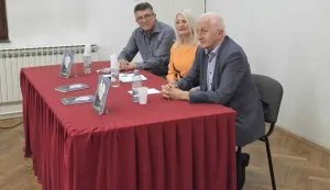 Dr. Tomislav Ćavar predstavio pjesničku zbirku “Ples na dlanu”: Prošle, sadašnje i buduće vrijednosti