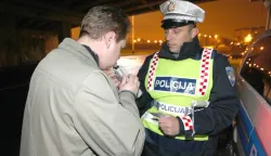 07.11.2009, Zagreb, Hrvatska - Povodom Martinja policija u prometu provodi akciju testiranja na alkohol i opojne droge.Photo: Petar Glebov/PIXSELL------3 st colorcrna kronika