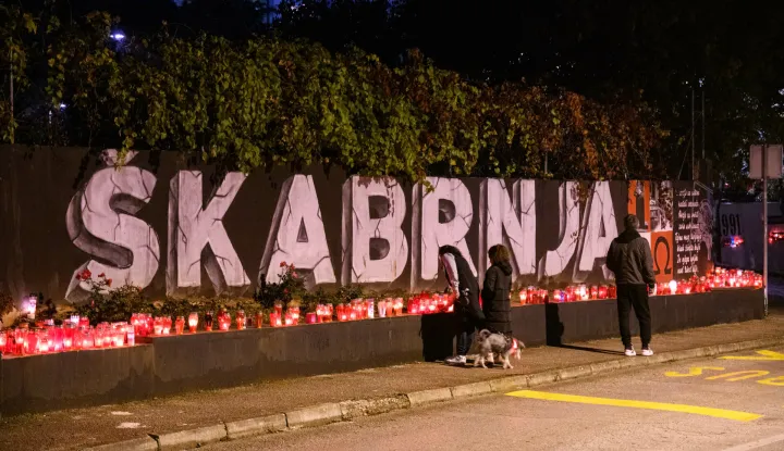 ZADAR - 18.11.2024 - ILUSTRACIJA - Lampioni po ulicama grada Zadra povodom obilježavanje 33. obljetnice pada Vukovara i ŠkabrnjeVukovarska ulica