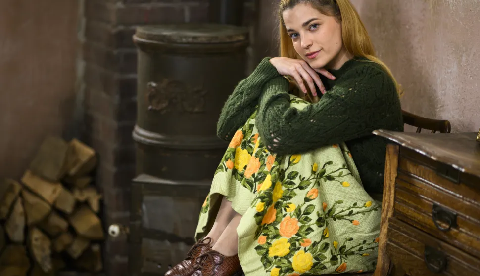 Zagreb, 071025. Glumci TV serije Divlje pcele koja se snima u produkciji RTL-a poziraju na setu u interijerima svojih uloga u studiju Jadran filma. Na fotorafiji: Lidija Kordic.Foto: Tom Dubravec/CROPIXfotografije ustupio rtl za ilustraciju intervjua u prilogu obzor petkom.fotografije koristiti samo za ilustraciju serije