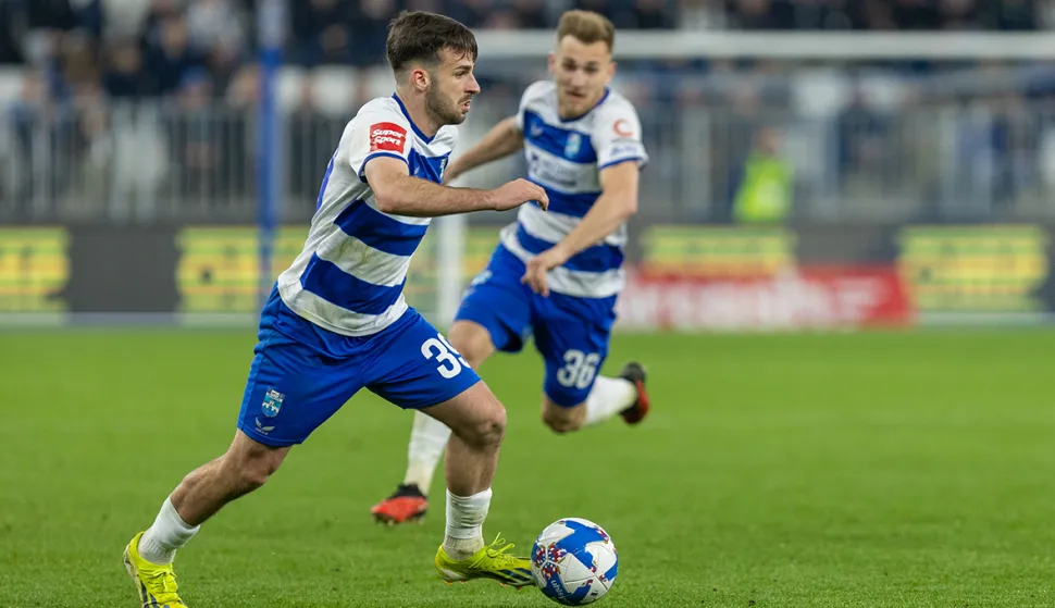 Domagoj Bukvić je bio prvi asistent momčadi. Upisao ih je petNK OSIJEK