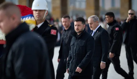 ANKARA/KIJEV, 19. studenoga 2025. (Hina/Reuters) - Ukrajinski predsjednik Volodimir Zelenskij će u srijedu u Turskoj razgovarati s predsjednikom Tayyipom Erdoganom, a u četvrtak će se sastati s američkim vojnim dužnosnicima u sklopu napora da se obnove mirovni pregovori s Rusijom.