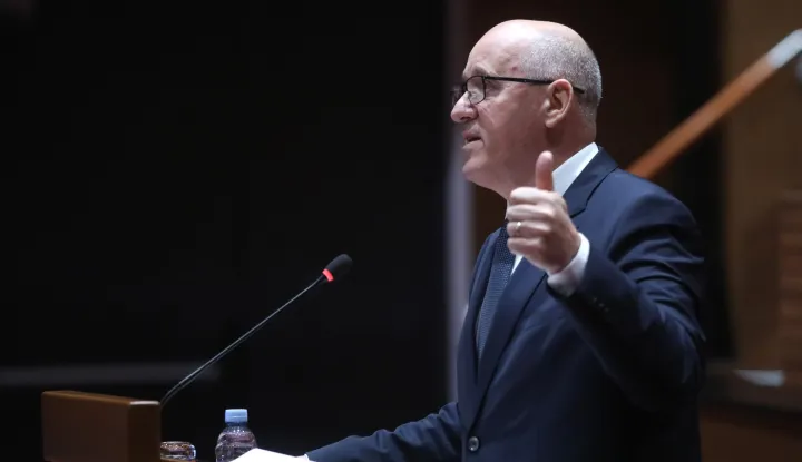 Zagreb, 19.11.2025 - Potpredsjednik Vlade i ministar prostornog uređenja, graditeljstva i državne imovine Branko Bačić drži govor u Hrvatskom saboru.foto HINA/ Denis CERIĆ /dc