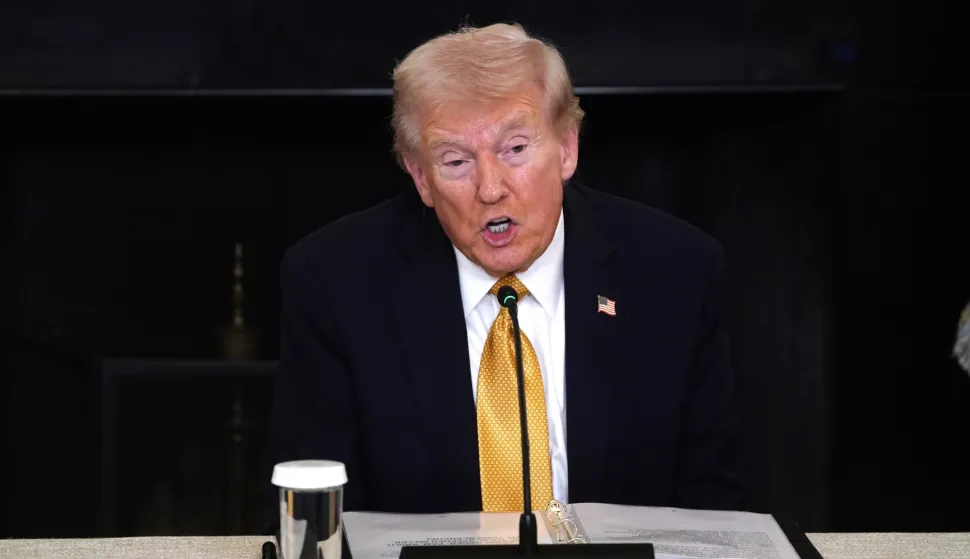 epa12476785 US President Donald Trump speaks during a roundtable with the Homeland Security Task Force in the State Dining Room of the White House in Washington, DC, USA, 23 October 2025. EPA/WILL OLIVER/POOL POOL