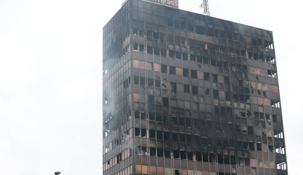 Zagreb, 19.11.2025. - Vjesnikov neboder danas. U Vjesnikovom neboderu na Slavonskoj aveniji požar je izbio u ponedjeljak malo prije ponoći. foto HINA/ Lana SLIVAR DOMINIĆ/ ml