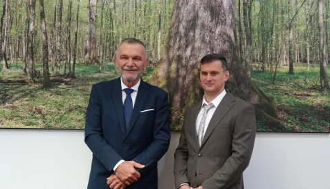 ZAGREB, 20. studenoga 2025. (Hina) - Nova Uprava Hrvatskih šuma u kojoj su predsjednik uprave Joško Radanović i član uprave Nediljko Dujić, stupila je na dužnost početkom ovoga tjedna, priopćile su u četvrtak Hrvatske šume.