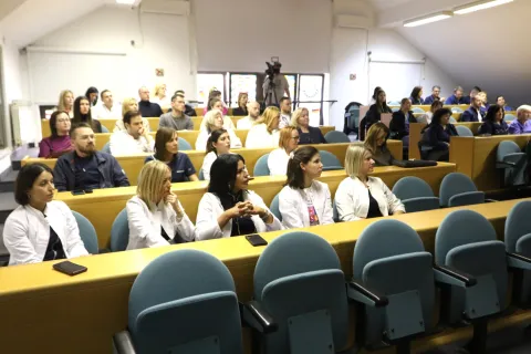 Osijek, 19. 11. 2025, KBC Osijek, Medicinski fakultet, predavaonica P2 - 2. kat. Antibiotici u fokusu. snimio GOJKO MITIĆ