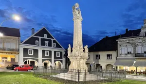 Pozega, 26. 10. 2023., ilustracije, Pozega, Trg sv. TrojstvaSNIMIO BRUNO JOBST