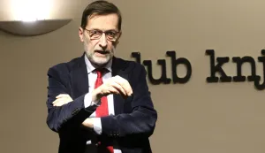 Osijek, 20. 02. 2025, Klub knjižare Nova. Razgovor s Mirom Gavranom.snimio GOJKO MITIĆ