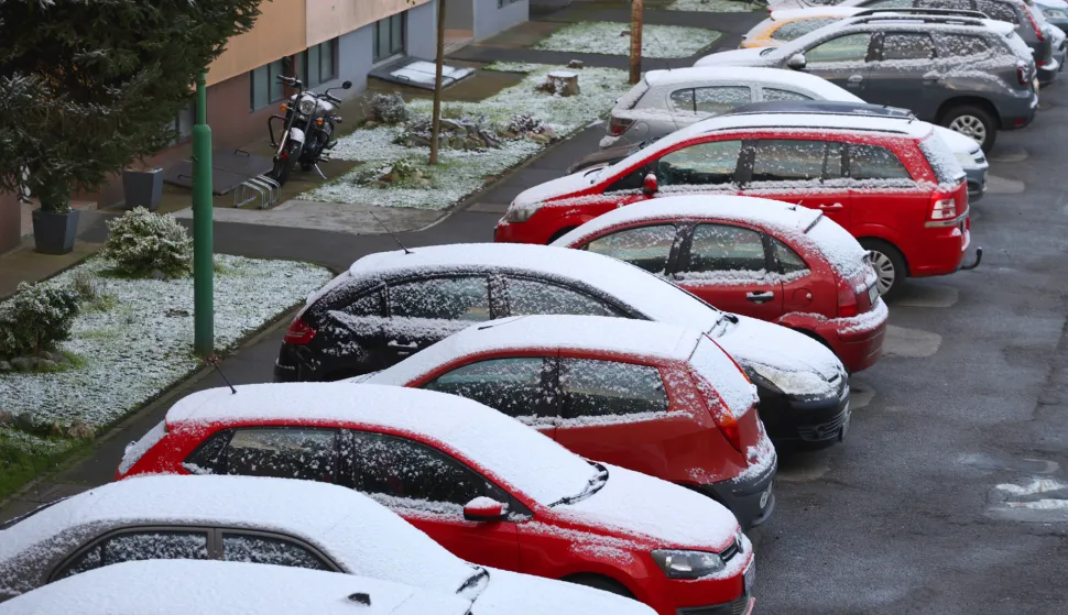 Osijek, 07. 04. 2025., subota, toplo vrijeme, visoka temeratura, zen, sunčanje, sunčano, ponedjeljak, snijeg, hladno, čišćenje automobila, hladno, ludo vrijemeBRUNO JOBST