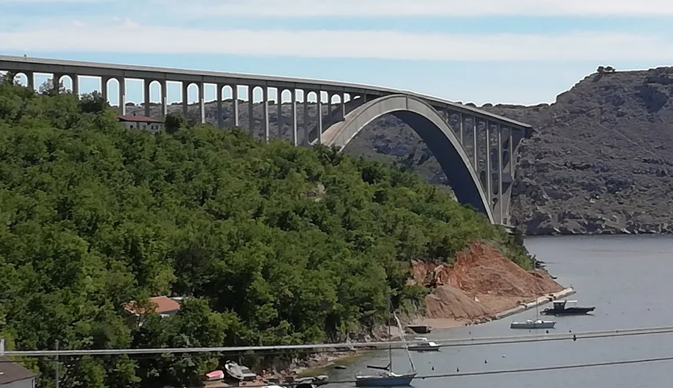 Rijeka, 24.05.2020 - Krcki most.foto HINA/ Srdan Bakovic/ ds