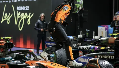 epa12541249 McLaren driver Lando Norris of United Kingdom steps out of his car after qualifying in pole position for the Formula One Las Vegas Grand Prix on the Las Vegas Strip Circuit, USA, 21 November 2025. The Las Vegas Grand Prix will take place on 22 November 2025. EPA/CRISTOBAL HERRERA-ULASHKEVICH
