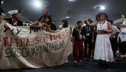 Young indigenous people from various continents perform during the UN Climate Change Conference (COP30), in Belem, Brazil, November 21, 2025. REUTERS/Anderson Coelho Photo: ANDERSON COELHO/REUTERS
