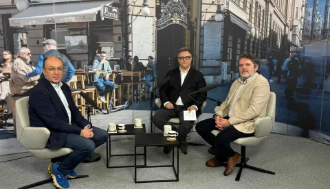 MAGAZINCredit: MANJGURACaption:ŠPICA S MACANOM, ŠONJE