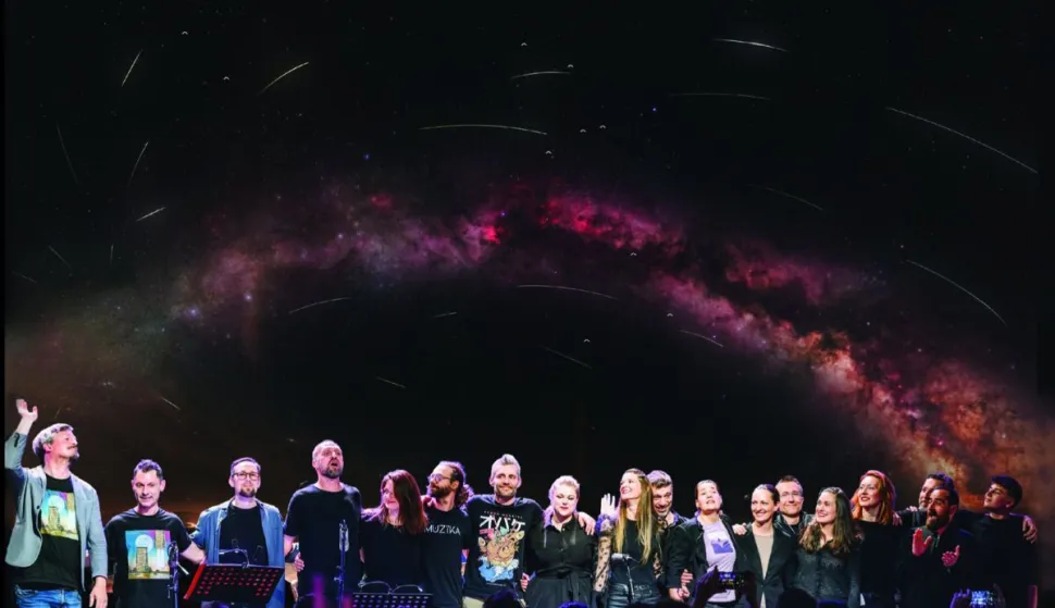 Chui "Prošireni Svemir: Chui live @ Peti kupe/Do zvijezda/Zagreb- Berlin"