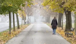 Osijek, 10. 11. 2025., slobodnjaci, slobodnjak, jesen; magla; šetnja; hladno vrijemeSNIMIO BRUNO JOBST