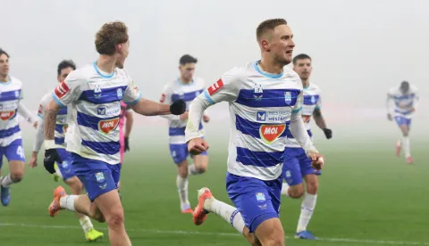 Osijek, 23. 11. 2025, Opus Arena, nogomet, Osijek - Lokomotiva (Zagreb), SupeSport HNL 25/26. Luka Jelinić (26).snimio GOJKO MITIĆ