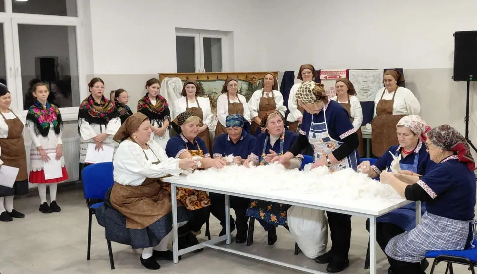 ZDENCI - STUDENI 2025. - Igrokaz članica RukotvorinaSNIMIO: VLADIMIR GRGURIĆ