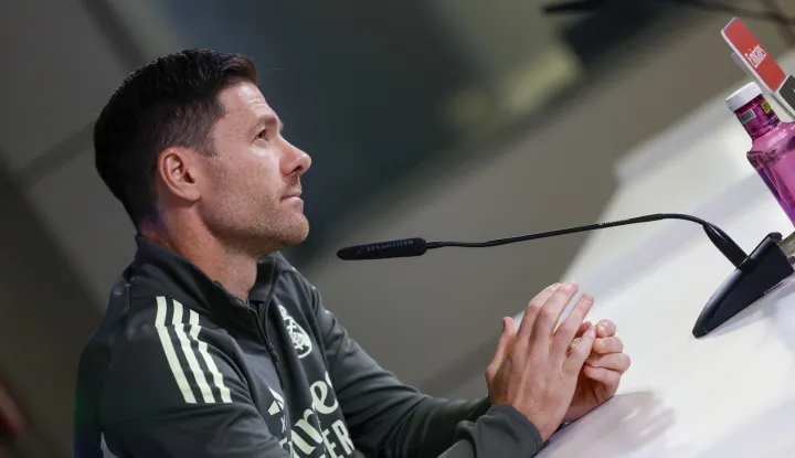 Trener na mukama, dio igrača okrenuo je leđa Xabiju Alonsu