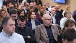 Zagreb, 25.11.2025.- Konferencija "Smjena generacija u hrvatskim tvrtkama: Tko preuzima kormilo?" u organizaciji Centra za politiku razvoja malih i srednjih poduzeća i poduzetništva, na kojoj je predstavljeno Business Transfer Barometar 2025., istraživanje o tome koliko je domaćih tvrtki uspješno prošlo kroz prijenos vlasništva, koliko ih se ugasilo te koji su bili najčešći razlozi neuspjeha.foto HINA/ Admir BULJUBAŠIĆ/ abu