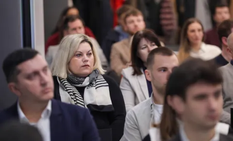 Zagreb, 25.11.2025.- Konferencija "Smjena generacija u hrvatskim tvrtkama: Tko preuzima kormilo?" u organizaciji Centra za politiku razvoja malih i srednjih poduzeća i poduzetništva, na kojoj je predstavljeno Business Transfer Barometar 2025., istraživanje o tome koliko je domaćih tvrtki uspješno prošlo kroz prijenos vlasništva, koliko ih se ugasilo te koji su bili najčešći razlozi neuspjeha.foto HINA/ Admir BULJUBAŠIĆ/ abu