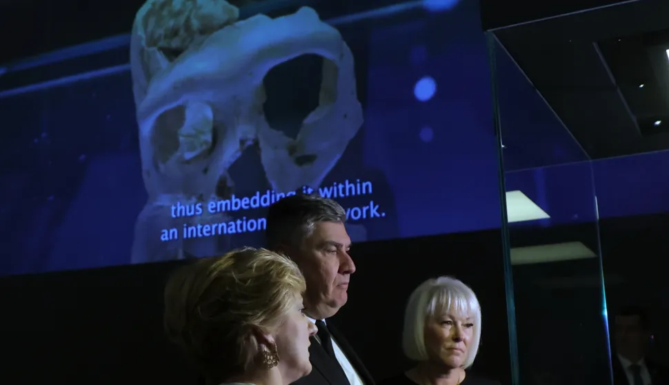 Zagreb.25.11.2025.- Predsjednik Republike Zoran Milanović posjetio je Hrvatski prirodoslovni muzej i obišao izložbu "Lubanja C - svjetska paleoantropološka baština".Foto HINA/Tomislav Pavlek/ tp