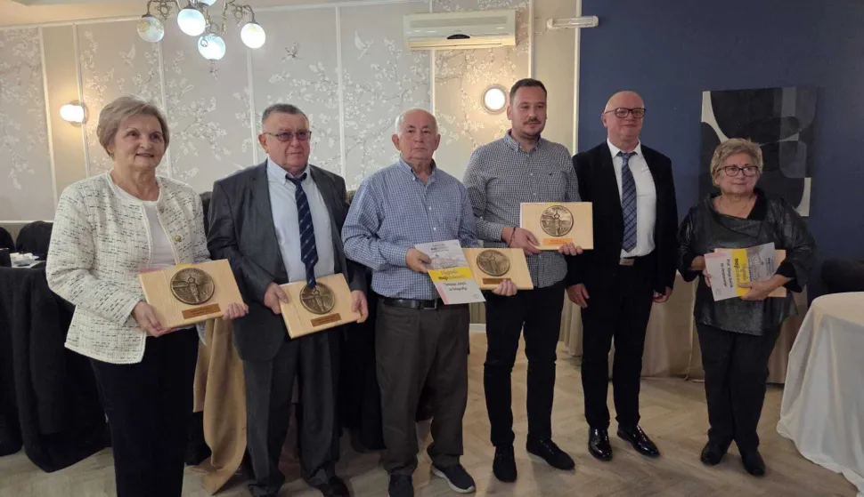 VINKOVCIGrađansko društvo Moji Vinkovci priredilo je na blagdan sv. Katarine 193. društveni ugodnik Katarinska večer, na kojoj su uručene nagrade Moji Vinkovci zaslužnim Vinkovčanima za 2025. godinu.