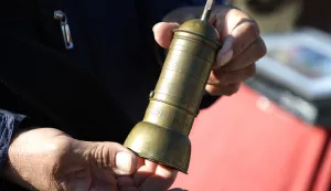 Osijek, 04. 10. 2025., Park kralja Držislava, Sajam antikviteta, listopad 2025, mlin za kavu; mlinac za kavu SNIMIO BRUNO JOBST