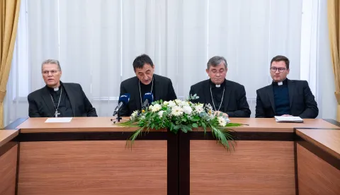 Press konferencija i izložba povodom Međunarodnog dana osoba sa invaliditetomĐuro Hranić; Marko Medo; Ivo Martinović; Pavao Mikulčić; biskupi; nadbiskup