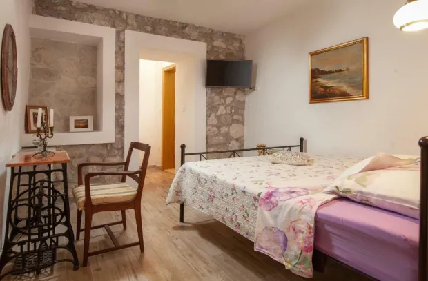 Najiznajmljivač 2025 - 19th Century stone art house in nature park