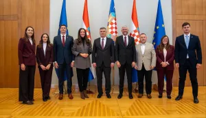 Prijem sportaša kod predsjednika Milanovića. Igor Salajić (treći zdesna)