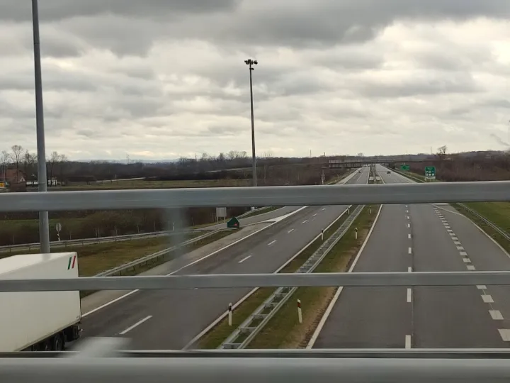 Obnovljivi izvori energije u cestovnoj infrastrukturi: Uz autocestu kraj Županje na tri će hektara niknuti solarna elektrana