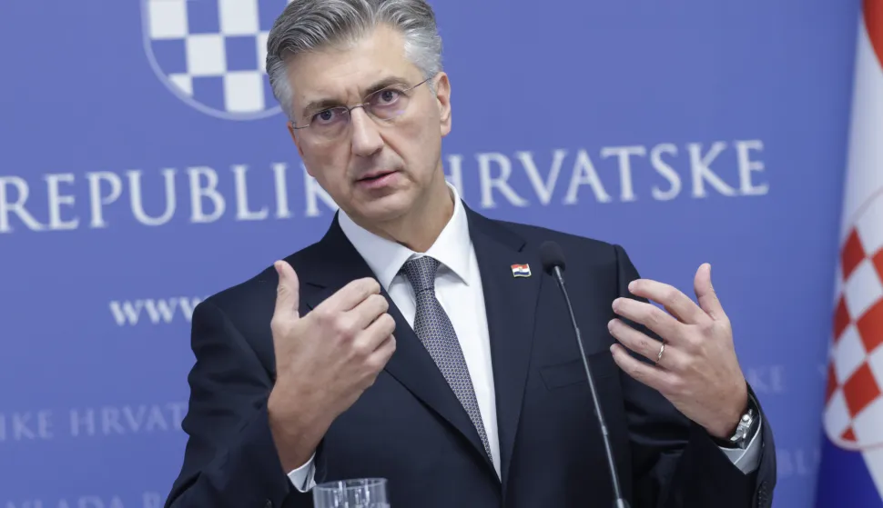 Zagreb, 04.11.2025.- Konferencija za medije predsjednikaVlade RH u vezi jučerašnjeg događaja u Splitu i ostalih dnevnih događanja. Na fotografiji Andrej Plenković.foto HINA/ Admir BULJUBAŠIĆ/ abu