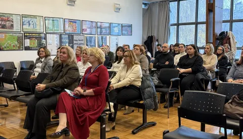 SLAVONSKI BRODU organizaciji Nastavnog zavoda za javno zdravstvo BPŽ-a, Katedre za javno zdravstvo Medicinskog fakulteta u Osijeku te Službe za zaštitu mentalnog zdravlja, u Slavonskom Brodu je u četvrtak održan 13. Brodski simpozij o alkoholizmu, kockanju i modernim ovisnostima,2025.