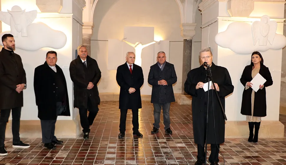 ĐakovoKripta katedrale sv. PetraIzložžba Kiparsski izričaji vjereStudeni 2025.